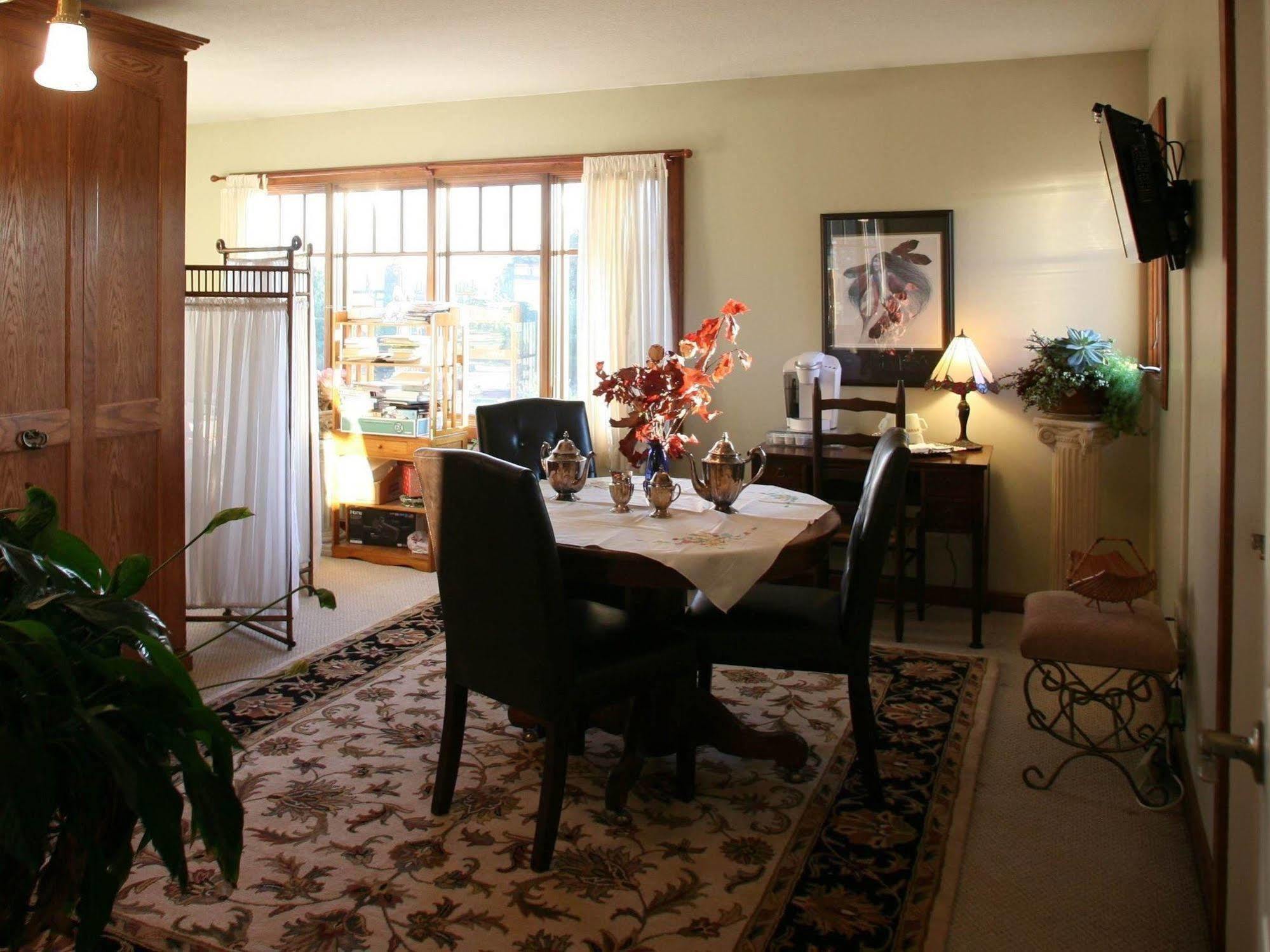 Sweetfern Inn (Adults Only) Clare Εξωτερικό φωτογραφία
